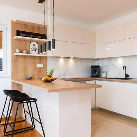 Modern With Private Jacuzzi Mikis Apartament Trogir
