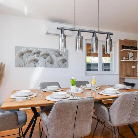 Apartament Modern With Private Jacuzzi Mikis *