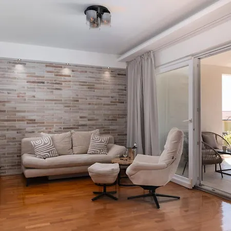 Modern With Private Jacuzzi Mikis Apartament