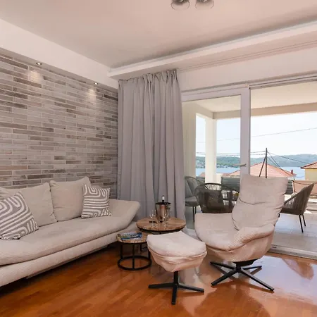 Apartament Modern With Private Jacuzzi Mikis Trogir