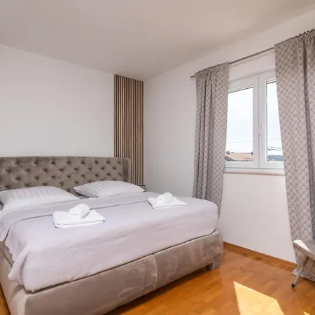 Modern With Private Jacuzzi Mikis * Trogir