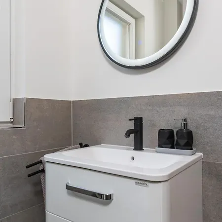 Apartament Modern With Private Jacuzzi Mikis *