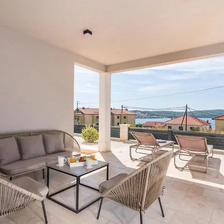 Modern With Private Jacuzzi Mikis Apartament Trogir